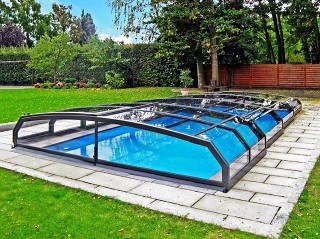 Bazénové zastřešení Riviera v antracitovém provedení Bazénové zastřešení Riviera v antracitovém provedení