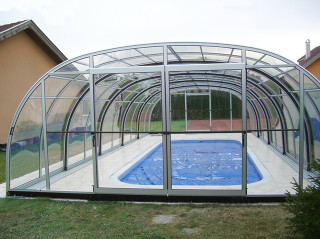 Zastřešení bazénu LAGUNA zvyšuje rychlost ohřevu vody v bazénu