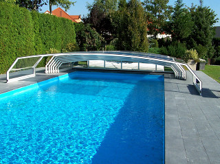 Zastřešení bazénu RIVIERA od výrobce kvalitních krytů na bazén Alukov a.s. Zastřešení bazénu RIVIERA od výrobce kvalitních krytů na bazén Alukov a.s.