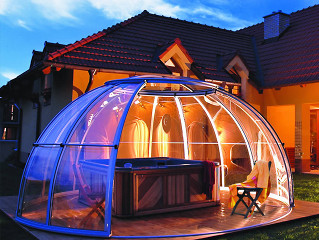 Zastřešení vířivky SPA DOME ORLANDO® chrání Vaši vířovou vanu před špatným počasím Zastřešení vířivky SPA DOME ORLANDO® chrání Vaši vířovou vanu před špatným počasím