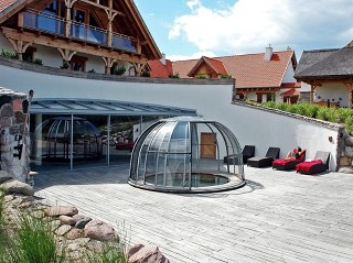 Zastřešení vířivých van Spa Dome Orlando jako moderní doplněk pro Váš dům Zastřešení vířivých van Spa Dome Orlando jako moderní doplněk pro Váš dům
