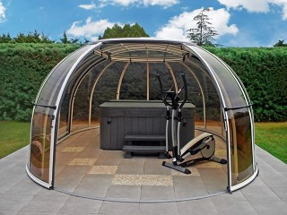 Zastřešení vířivé vany Spa Sunhouse vytvoří Vaši vlastní oázu klidu přímo na Vaší zahradě